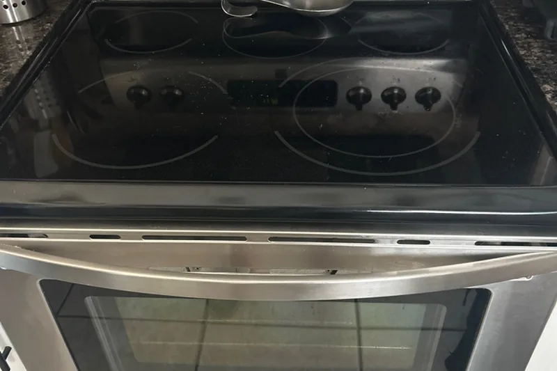 South Holland, IL range and oven repair - ceramic glass cooktop, convection element, and precision temperature sensor calibration